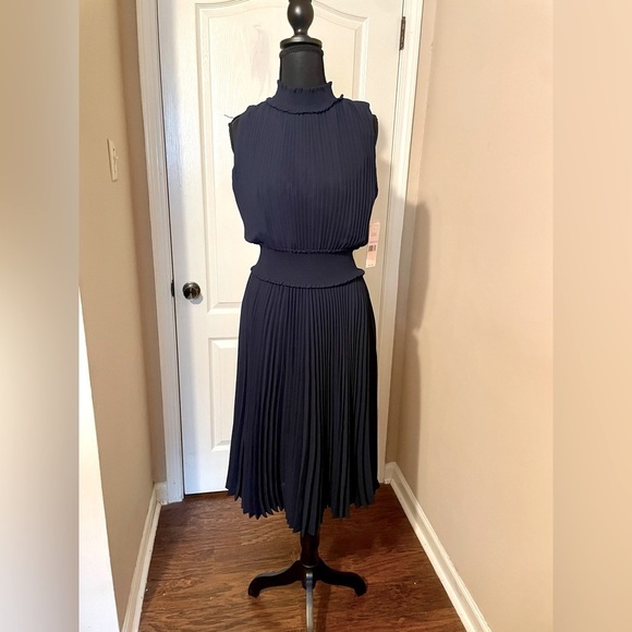 Nanette Lepore Navy Accordion Pleat Smocked Midi Dress Size 6 Office Work Party - Picture 3 of 12
